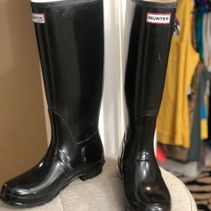 Black women’s Hunter Rain Boots